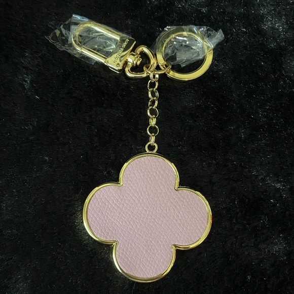 Luxury LV Monogram Keychain Charm - Picture 5 of 5